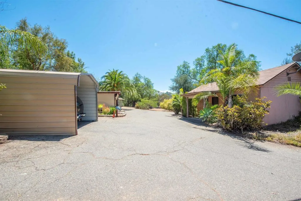 https://cdn.realtyfeed.com/cdn/127/306770123/8303e1fa7ef0e770e5156b1be2317476.webp