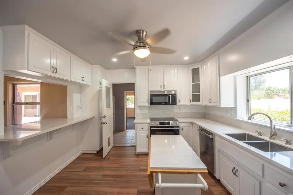 https://cdn.realtyfeed.com/cdn/127/306770123/a80cb7158be2dceb9d1f9b3dadf61630.webp