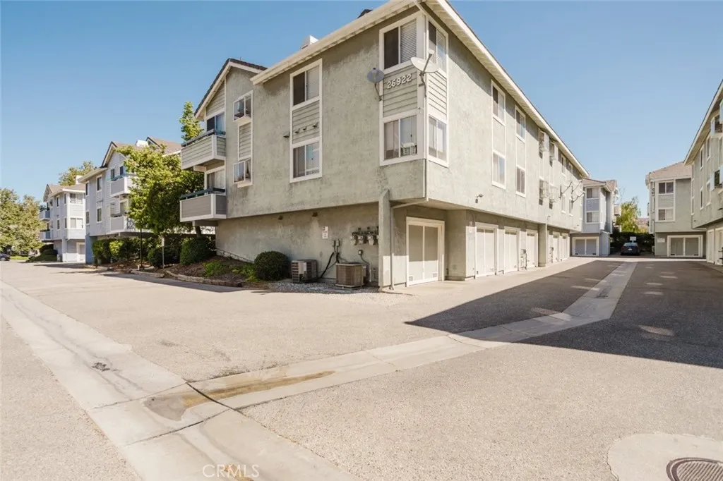 26922 Flo Lane Unit 431, Canyon Country, CA 91351 - Main photo, Canyon Country, CA