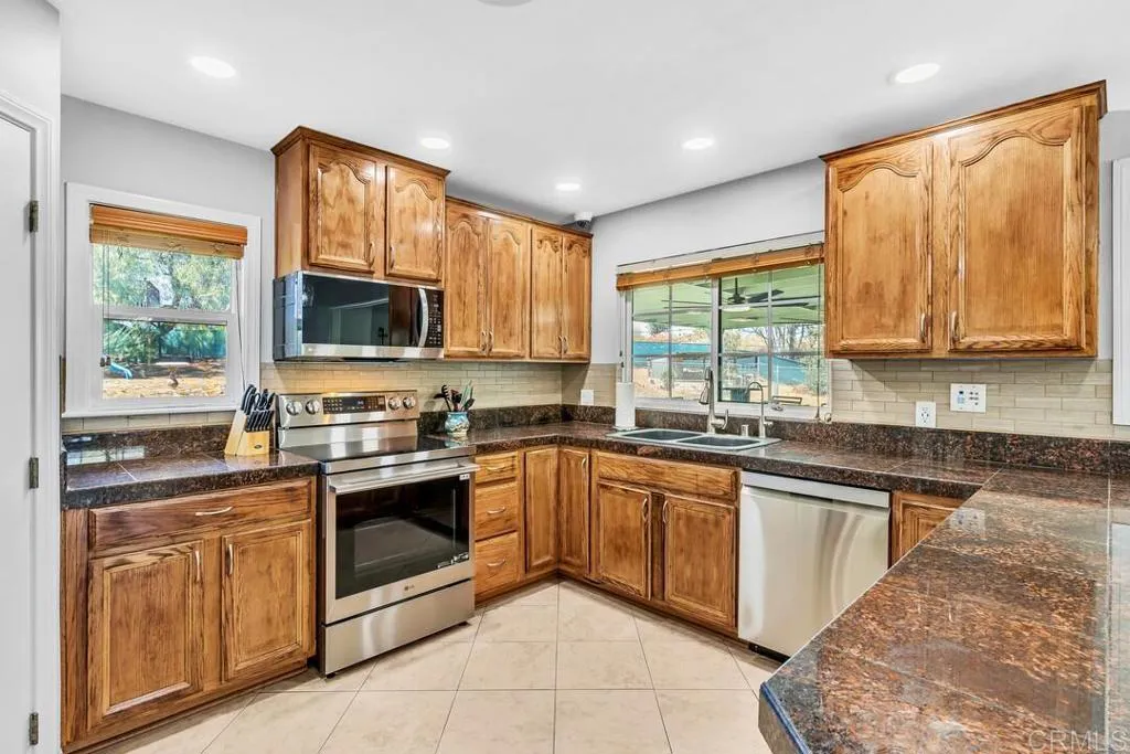 https://cdn.realtyfeed.com/cdn/127/306770137/3e5e15dbfca7718c245aeecf694b0a71.webp