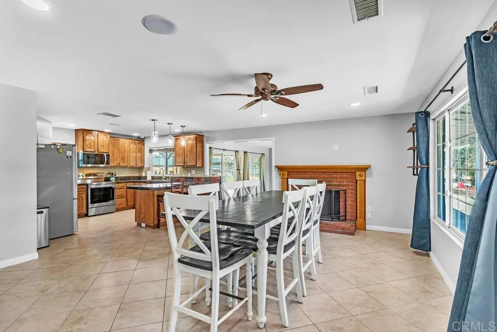 https://cdn.realtyfeed.com/cdn/127/306770137/c793f6245fd5e64930374c5f2bdf9c79.webp