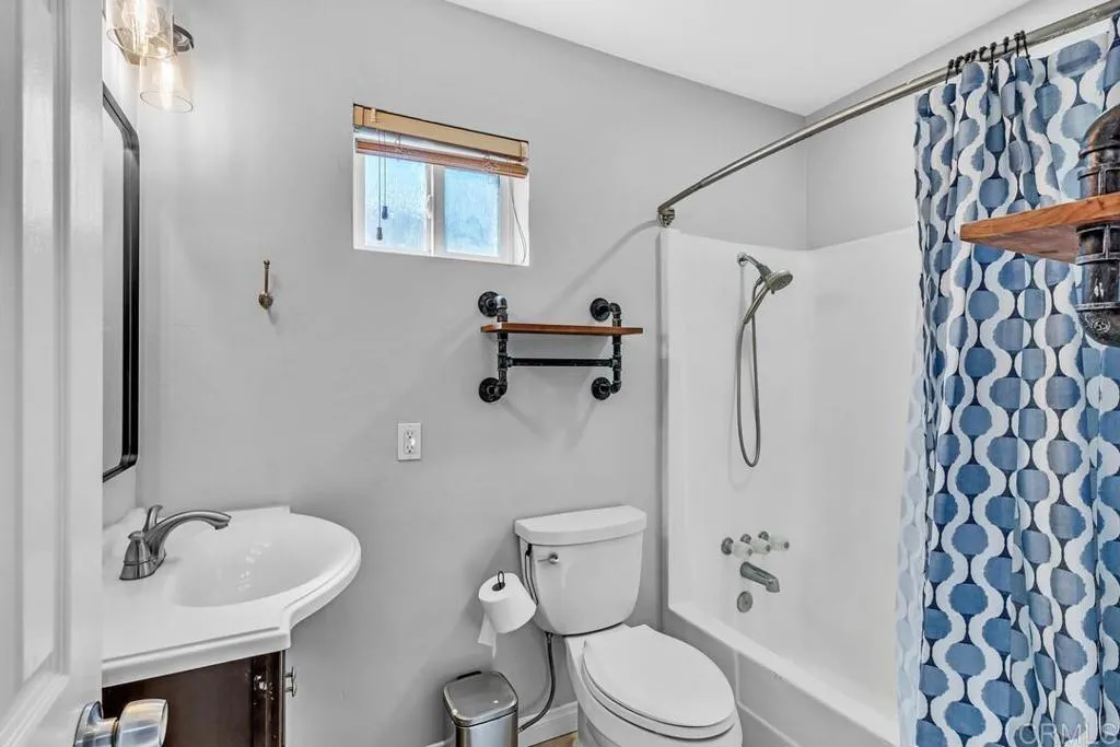 https://cdn.realtyfeed.com/cdn/127/306770137/e44a48805b9b47648a0dc7f5214ab0ca.webp