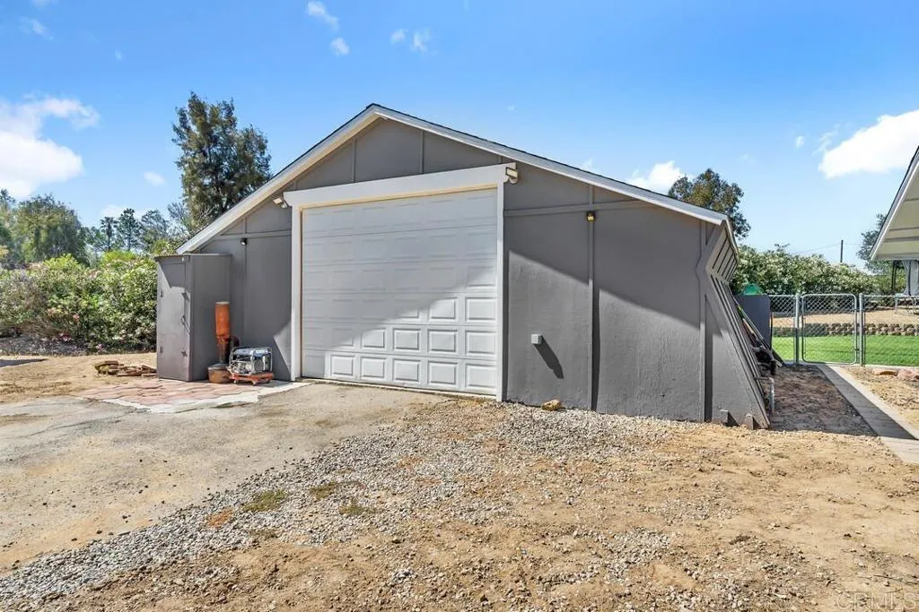https://cdn.realtyfeed.com/cdn/127/306770137/e550caaff0c484711b27d8391aed84db.webp