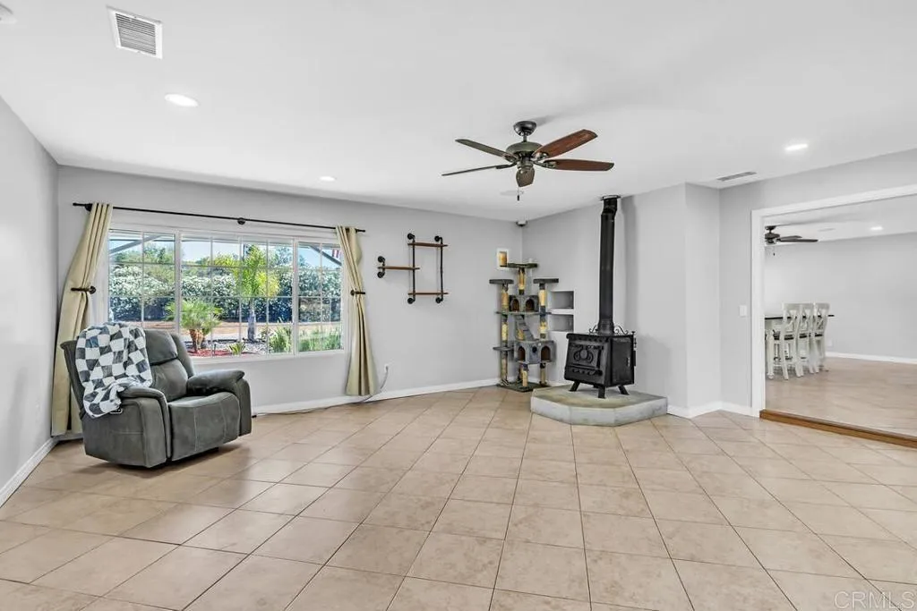 https://cdn.realtyfeed.com/cdn/127/306770137/ec129427fc4e947bb68bb27198c7d912.webp