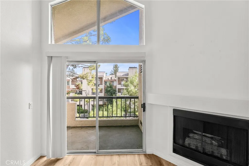 5500 Owensmouth Avenue Unit 317, Woodland Hills, CA 91367 - Photo 5 of 25, Woodland Hills, CA