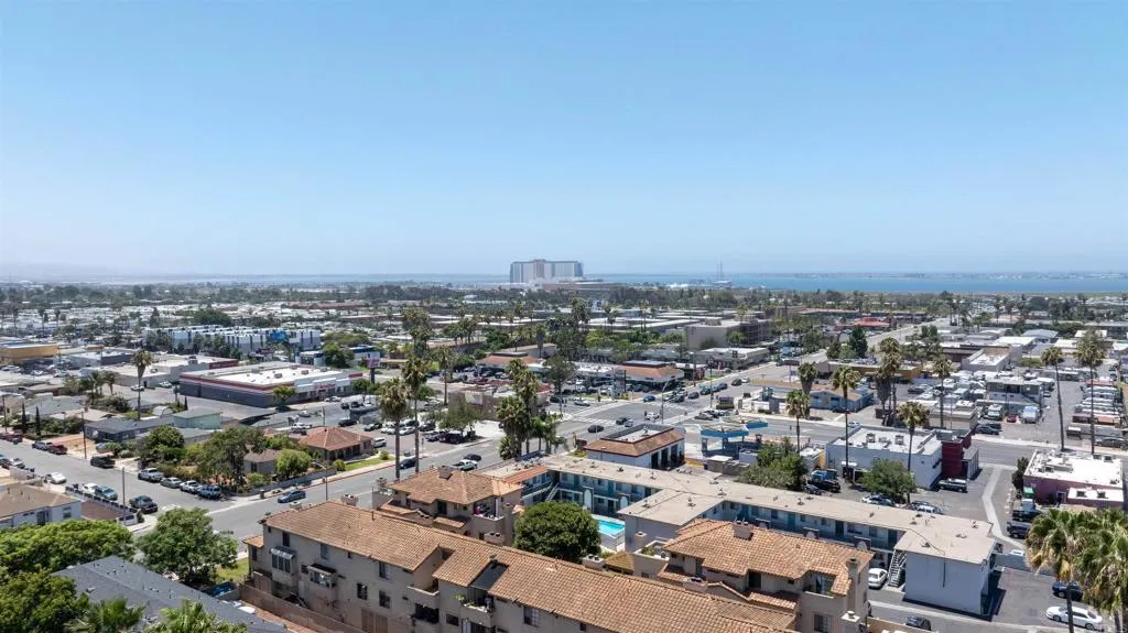 https://cdn.realtyfeed.com/cdn/127/306770175/26cf9359143b803235976d2f14fe24a8.webp