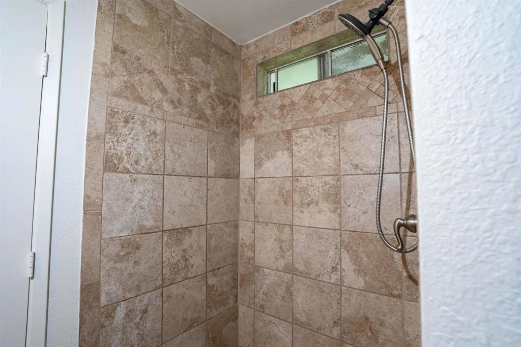 https://cdn.realtyfeed.com/cdn/127/306770175/ab2930aec697d3f3ff41d2cffa2de32e.webp