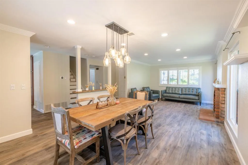 https://cdn.realtyfeed.com/cdn/127/306770179/1ef3c3c2ab9c9cc0d4f7ae43cb618aa5.webp