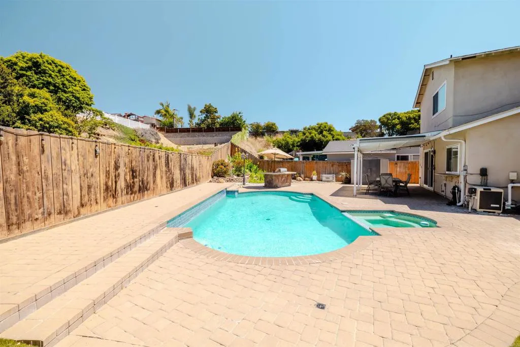 https://cdn.realtyfeed.com/cdn/127/306770179/2d8ecd12213833873ce2bd32d3026bd2.webp