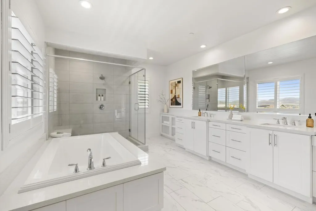 https://cdn.realtyfeed.com/cdn/127/306770184/521b92c53ed39ad3957625cb4a436abc.webp