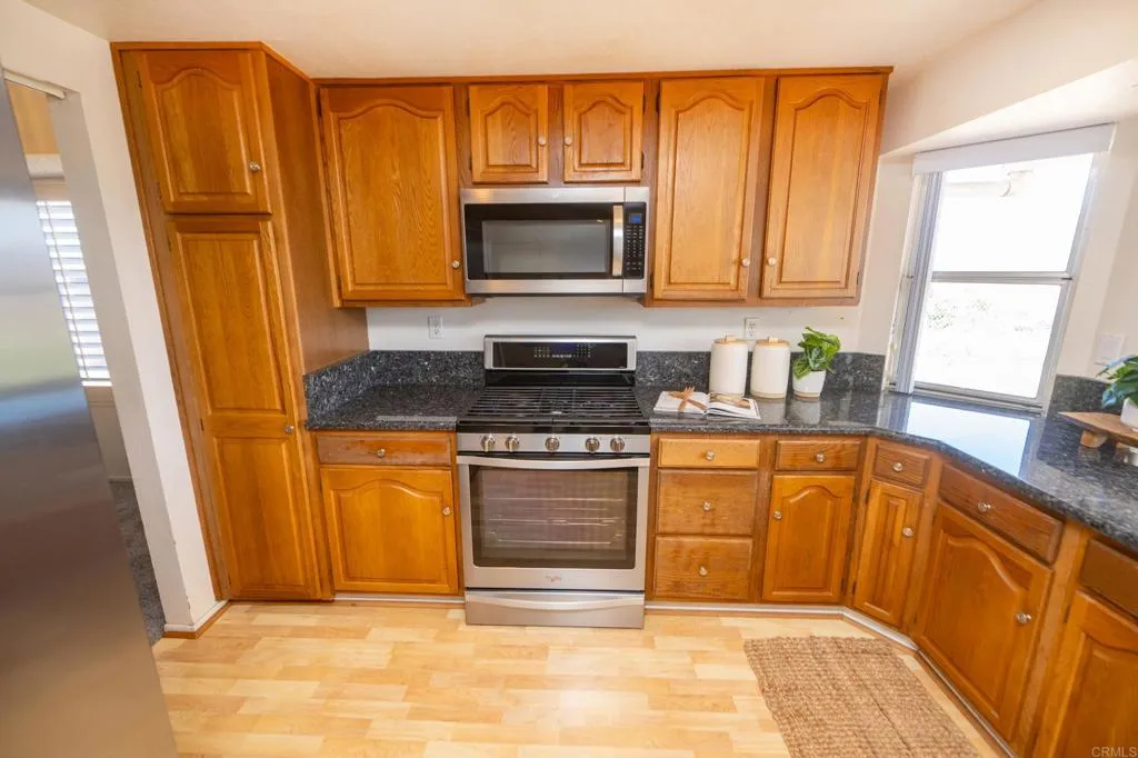 https://cdn.realtyfeed.com/cdn/127/306770185/18ac98ec21a18b07b45cf35a1ba75a17.webp