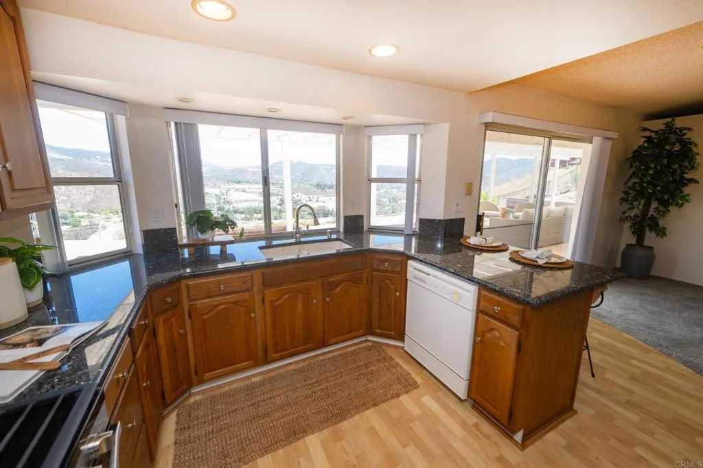 https://cdn.realtyfeed.com/cdn/127/306770185/c47958d3f66c42b74c022efb85cb4586.webp