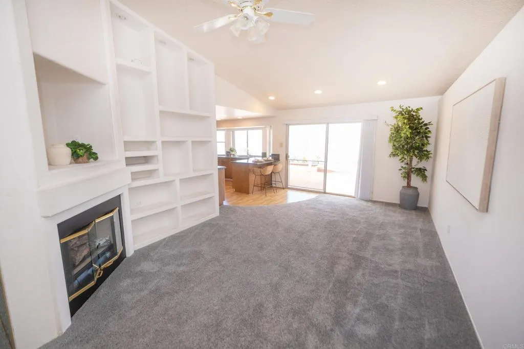 https://cdn.realtyfeed.com/cdn/127/306770185/cf704343f35d44454743836a4eff2092.webp