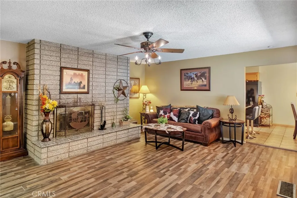 17598 Linden Street, Hesperia, CA 92345 - Photo 4 of 48, Hesperia, CA