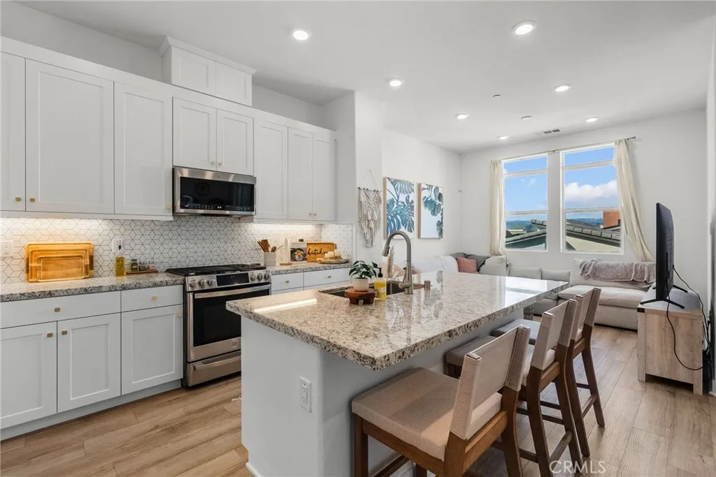 27466 Mercantile Court Unit 303, Valencia, CA 91381 - Photo 3 of 31, Valencia, CA