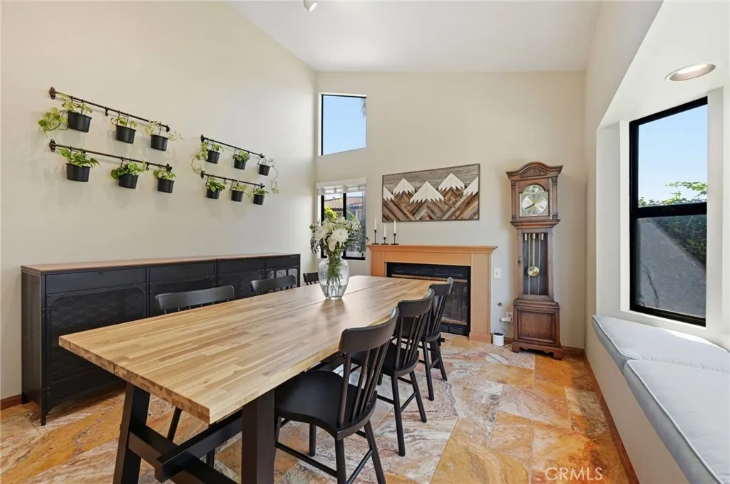 https://cdn.realtyfeed.com/cdn/127/306770206/7812100a2f287b86f05da060f558258c.webp
