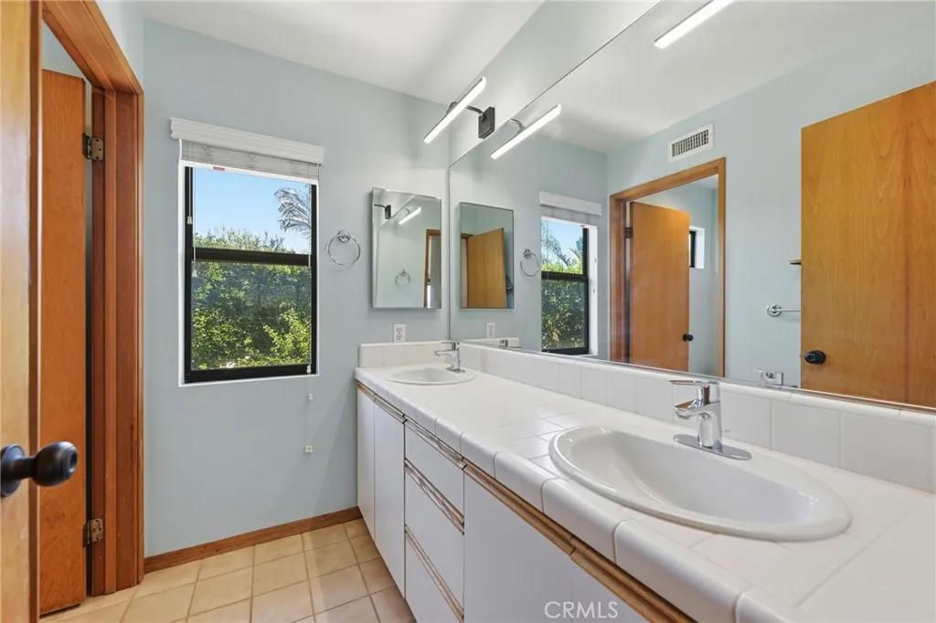 https://cdn.realtyfeed.com/cdn/127/306770206/ed423e9af4fa1e6b820868927b06bb8a.webp