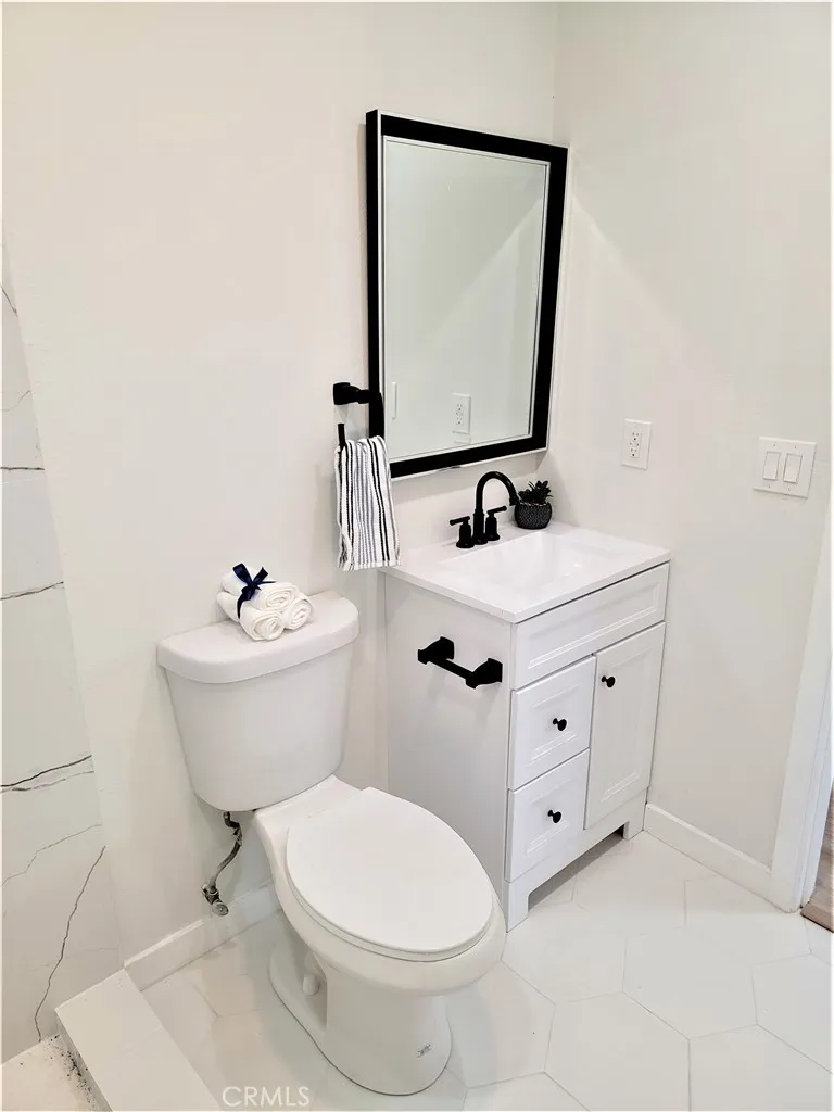 7040 3rd, Los Angeles, CA 90043 - Photo 4 of 20, Los Angeles, CA