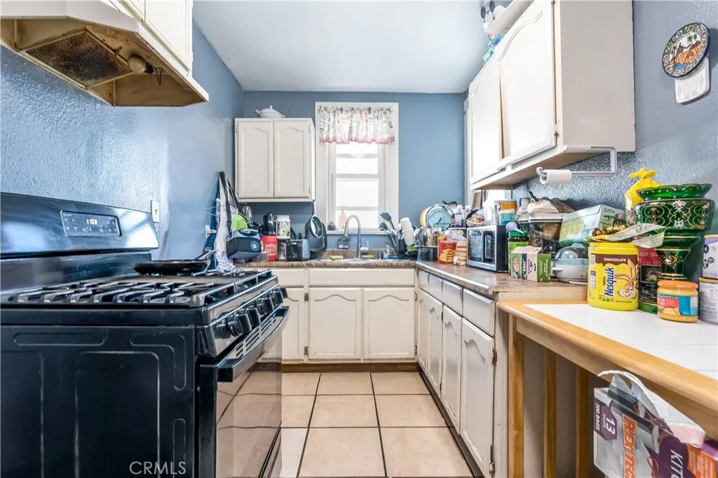 821-823 W 98th Street, Los Angeles, CA 90044 - Photo 3 of 45, Los Angeles, CA