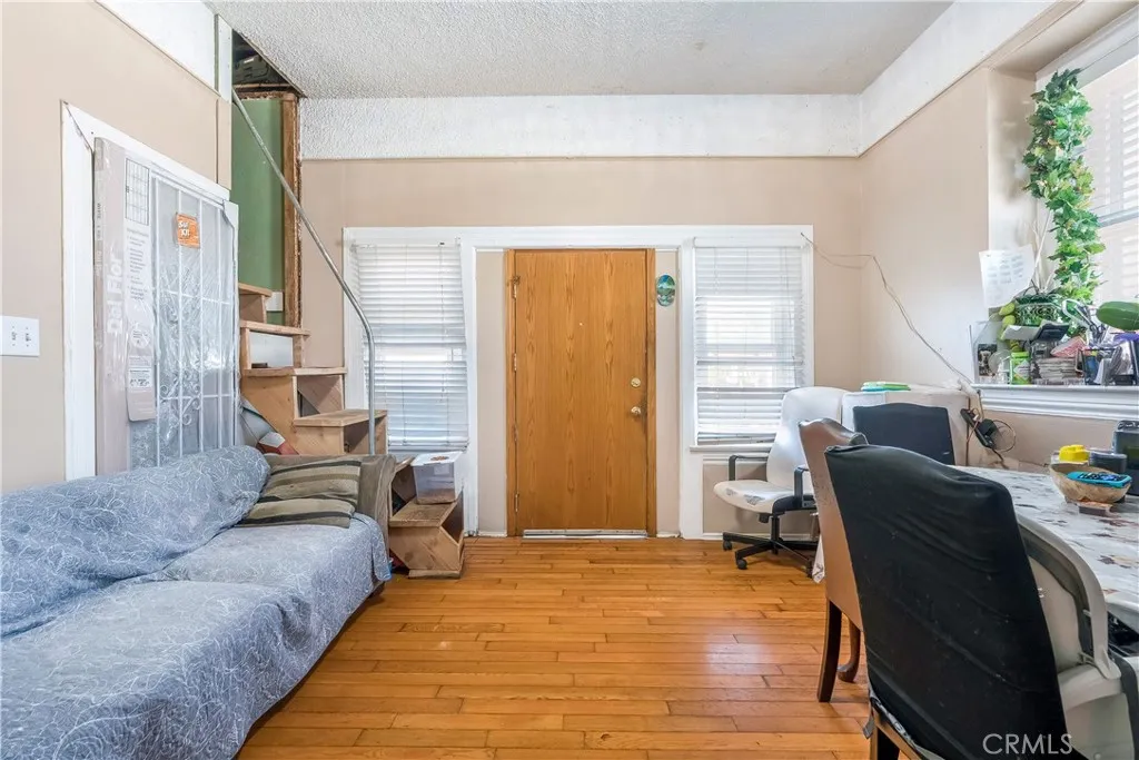 821-823 W 98th Street, Los Angeles, CA 90044 - Photo 5 of 45, Los Angeles, CA