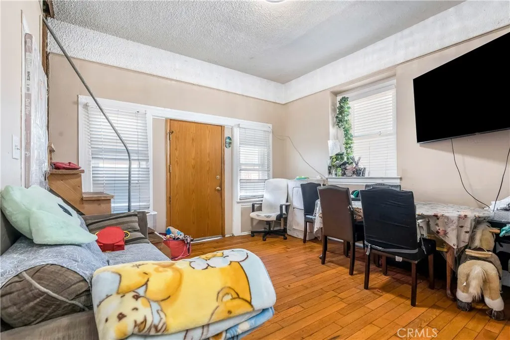 821-823 W 98th Street, Los Angeles, CA 90044 - Photo 4 of 45, Los Angeles, CA