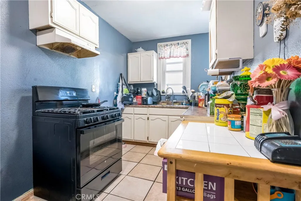 821-823 W 98th Street, Los Angeles, CA 90044 - Photo 2 of 45, Los Angeles, CA