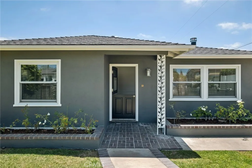 241 E 21st Street, Costa Mesa, CA 92627 - Photo 2 of 20, Costa Mesa, CA