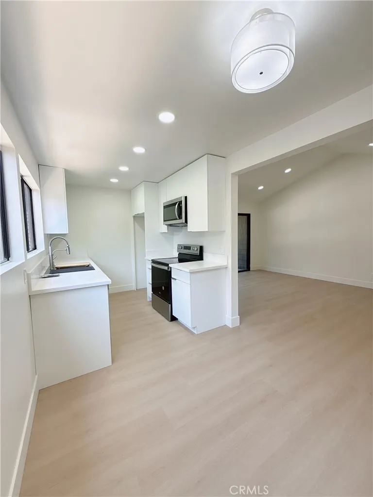 256 Streamwood, Irvine, CA 92620 - Photo 3 of 16, Irvine, CA