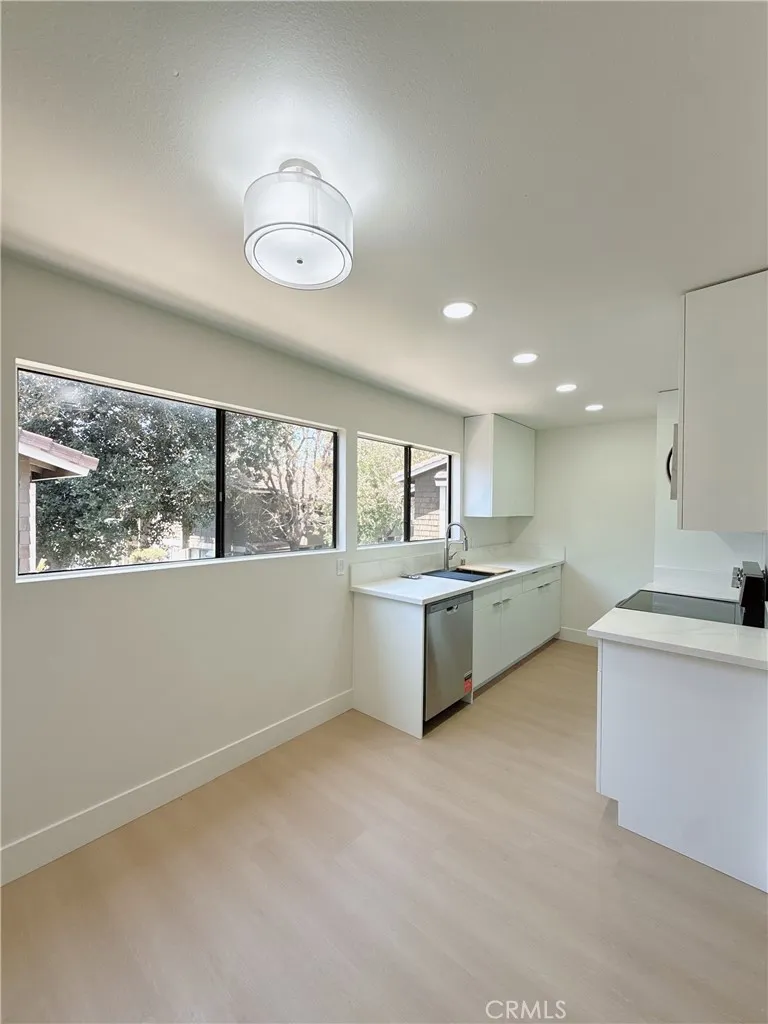 256 Streamwood, Irvine, CA 92620 - Photo 2 of 16, Irvine, CA