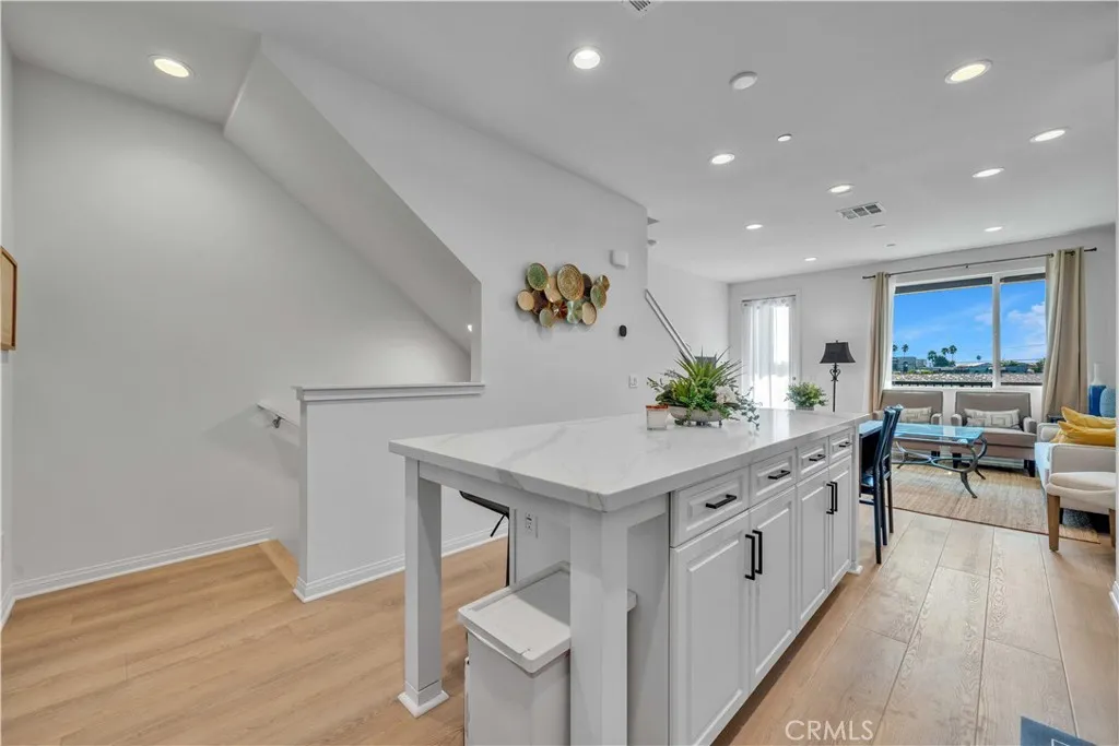 527 W Victor Ave, Anaheim, CA 92801 - Photo 5 of 26, Anaheim, CA