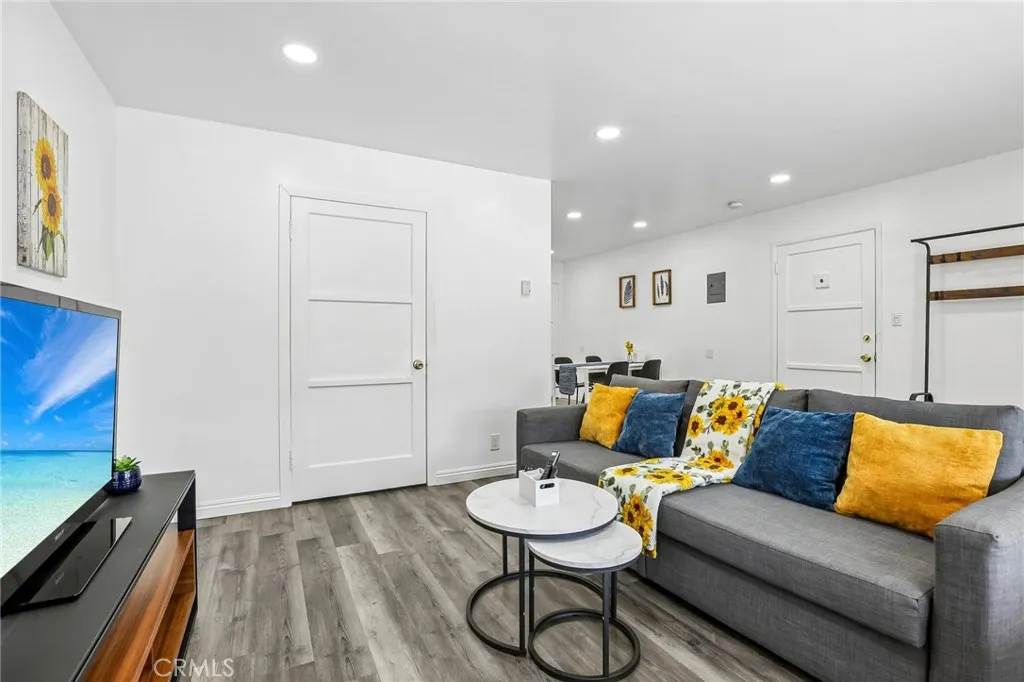 1036 E 2nd Street Unit 11, Long Beach, CA 90802 - Photo 3 of 17, Long Beach, CA