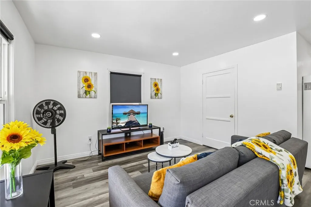1036 E 2nd Street Unit 11, Long Beach, CA 90802 - Photo 5 of 17, Long Beach, CA