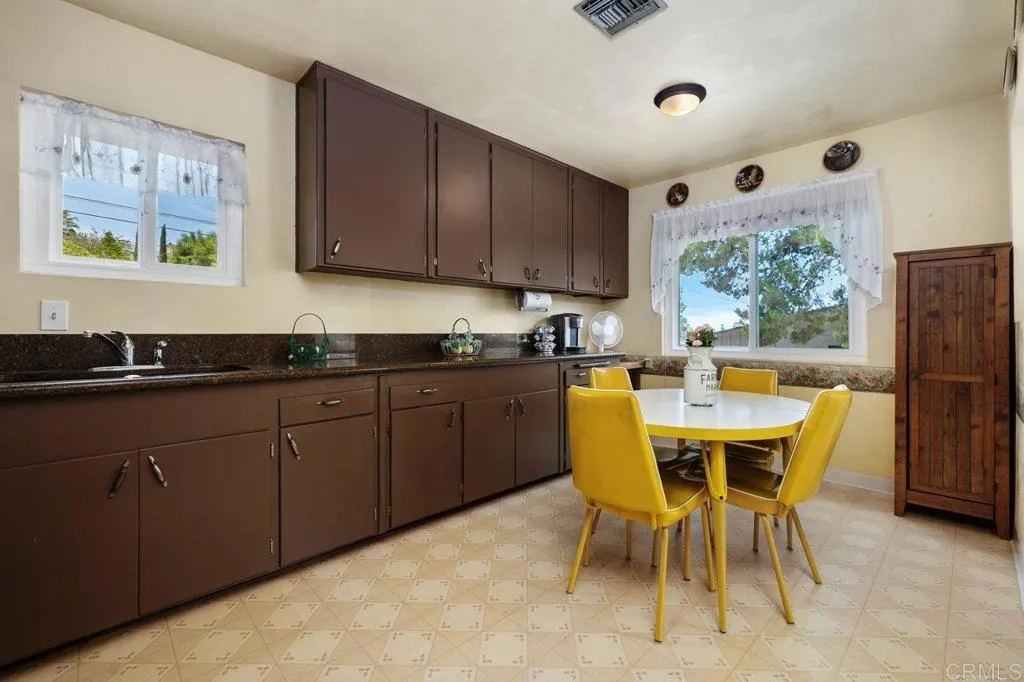 https://cdn.realtyfeed.com/cdn/127/306770269/486e6b8b8727ae2e0b9a791ef859c645.webp