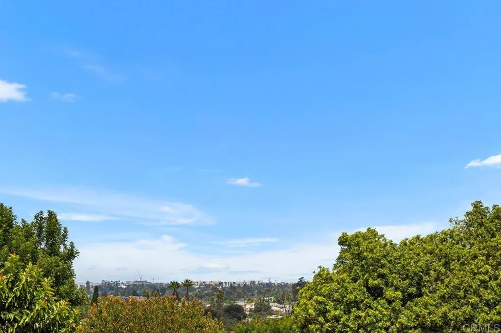 https://cdn.realtyfeed.com/cdn/127/306770269/d5b1a3a0f38b1515fd5b46566da5a1d1.webp