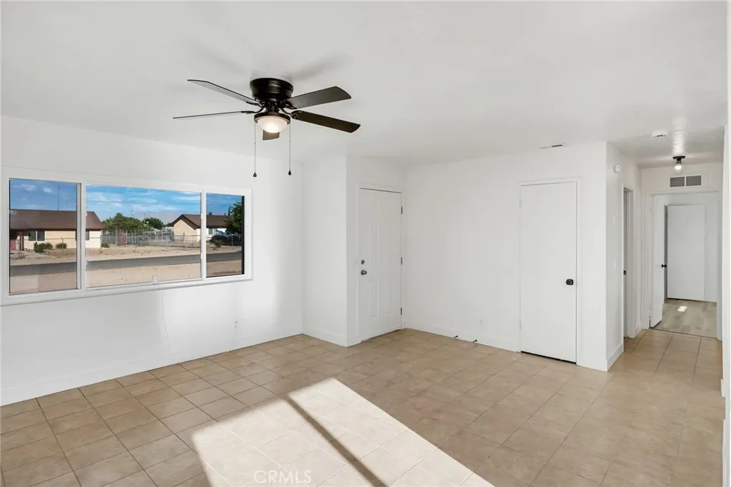 10690 Cypress, Hesperia, CA 92345 - Photo 4 of 34, Hesperia, CA