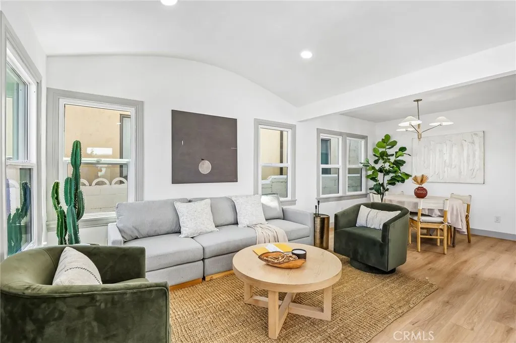 131 Santa Ana Avenue, Long Beach, CA 90803 - Photo 4 of 27, Long Beach, CA
