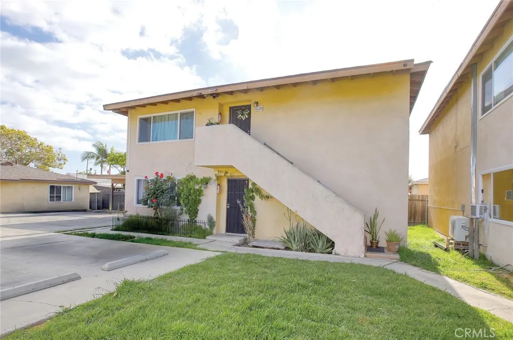 6029 Live Oak Street, Bell Gardens, CA 90201 - Photo 3 of 5, Bell Gardens, CA