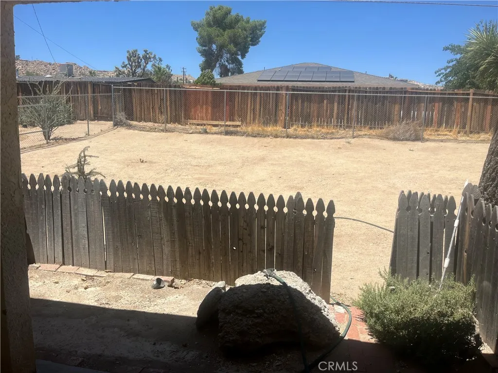 57470 Crestview, Yucca Valley, CA 92284 - Photo 4 of 12, Yucca Valley, CA