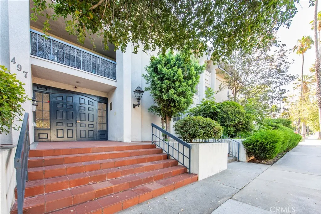 497 S El Molino Avenue Unit 205, Pasadena, CA 91101 - Photo 2 of 31, Pasadena, CA