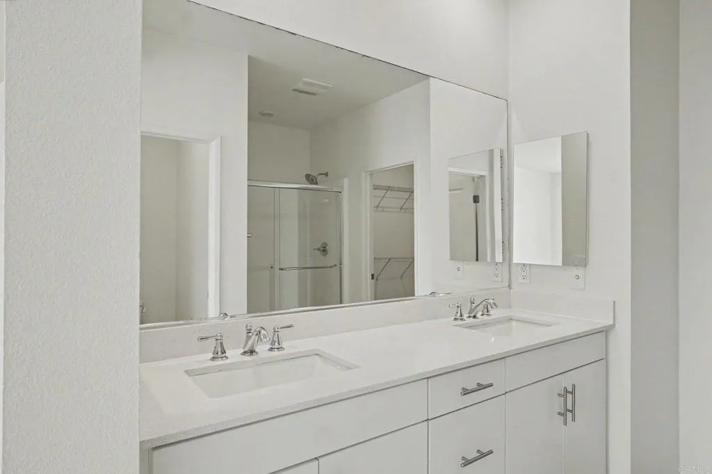 https://cdn.realtyfeed.com/cdn/127/306770320/8447cb37ab5f10eb0645702f0ded54f6.webp