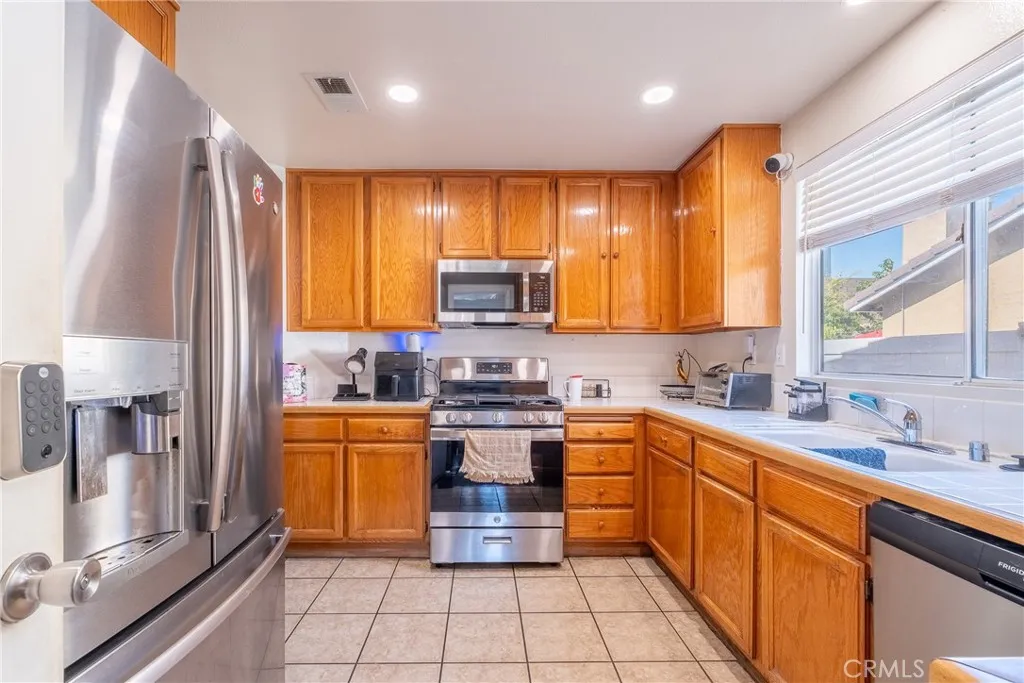 2688 W Calle Vista, Rialto, CA 92377 - Photo 4 of 14, Rialto, CA