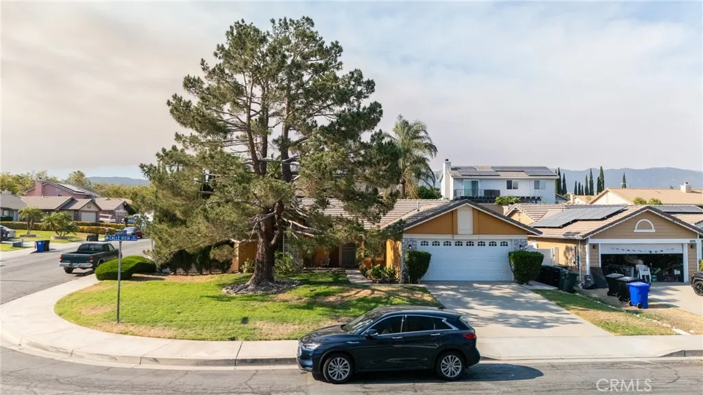 2688 W Calle Vista, Rialto, CA 92377 - Main photo, Rialto, CA