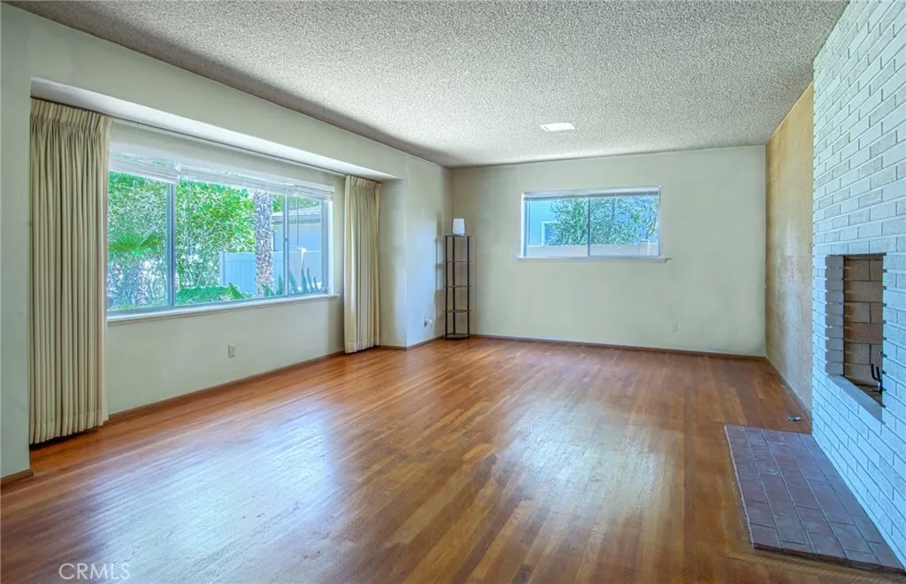 2032 Aliso Avenue, Costa Mesa, CA 92627 - Photo 4 of 33, Costa Mesa, CA