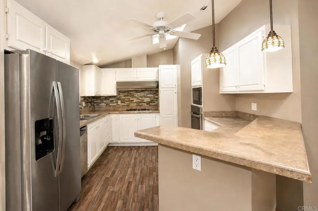 https://cdn.realtyfeed.com/cdn/127/306770416/fd5846a2718224043e9ae3b36ea0e664.webp