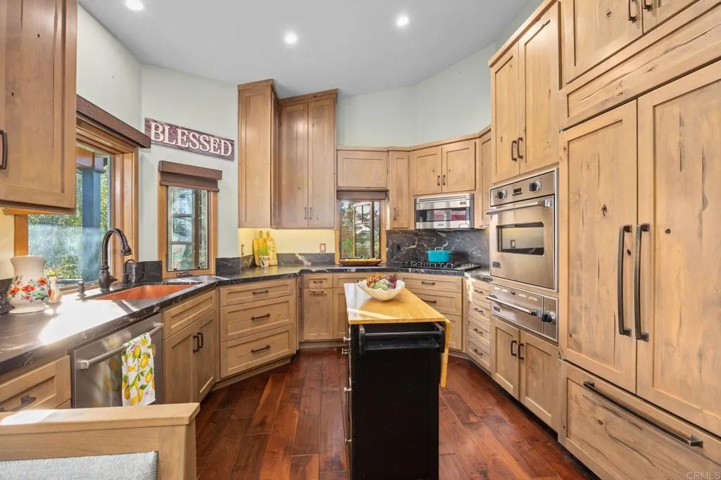 https://cdn.realtyfeed.com/cdn/127/306770418/5c2b6ab2641f9c46f4d12d68820f6e14.webp