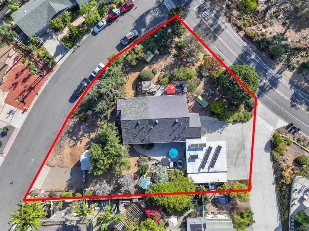 https://cdn.realtyfeed.com/cdn/127/306770418/82164a9e8ca172d01ba0b282688e3e88.webp