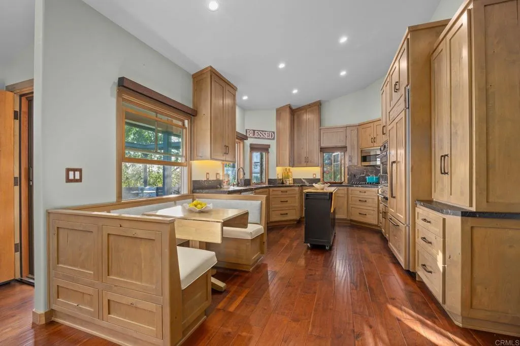 https://cdn.realtyfeed.com/cdn/127/306770418/97efede09c4e57e88eb79a75bd8869e2.webp
