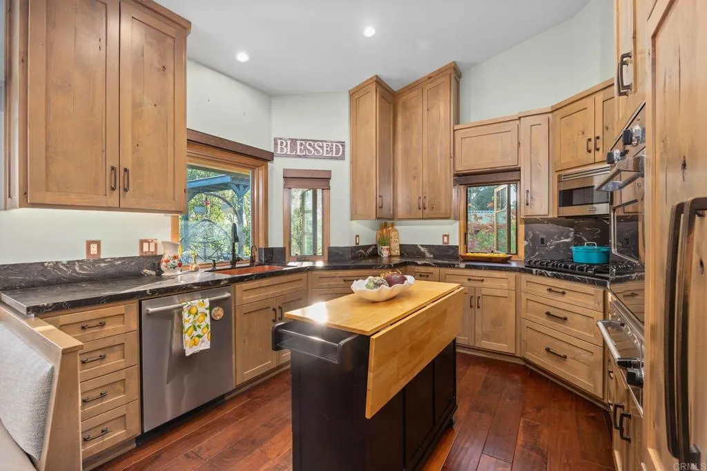 https://cdn.realtyfeed.com/cdn/127/306770418/d72a45a8085ca105b135fe515e0b0298.webp