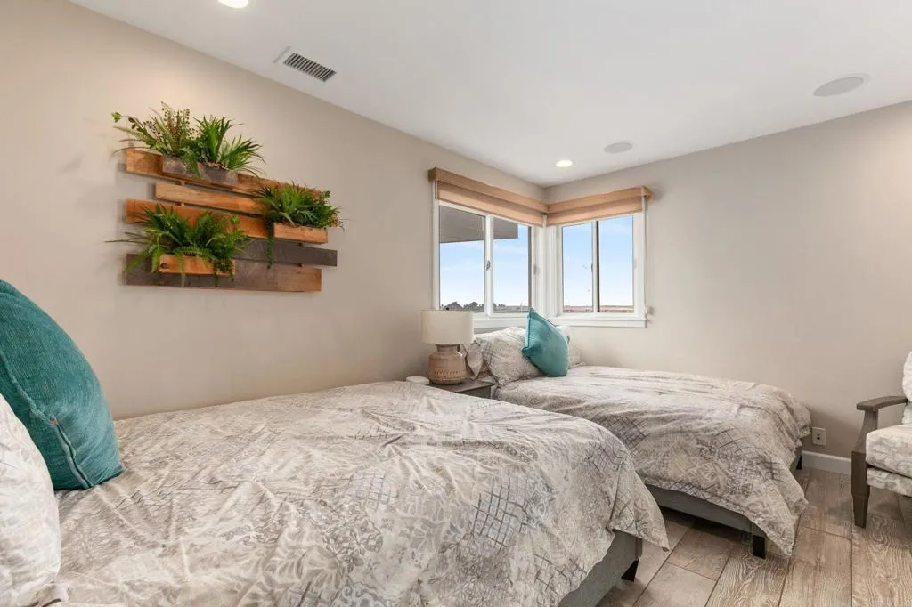 https://cdn.realtyfeed.com/cdn/127/306770426/334fba1376abc5ddafbd2fd4ab40f764.webp