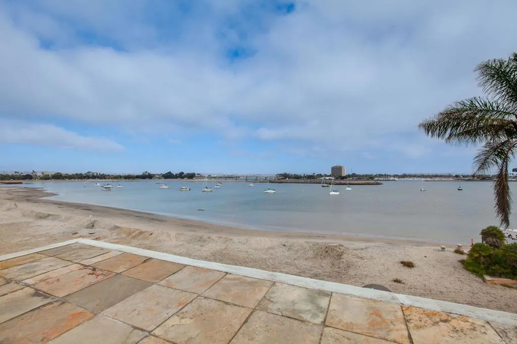 https://cdn.realtyfeed.com/cdn/127/306770426/602e2314d3eb673dfc88e86055a7ace1.webp